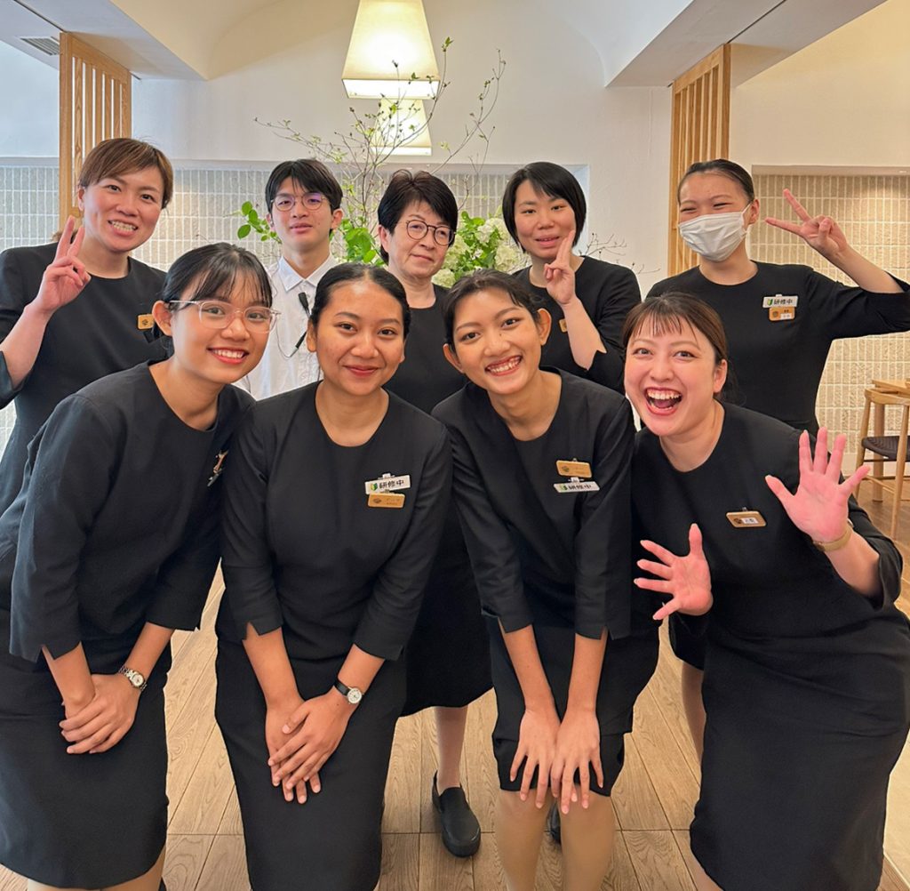 城崎温泉 泉翠でお客様をお迎えするスタッフ