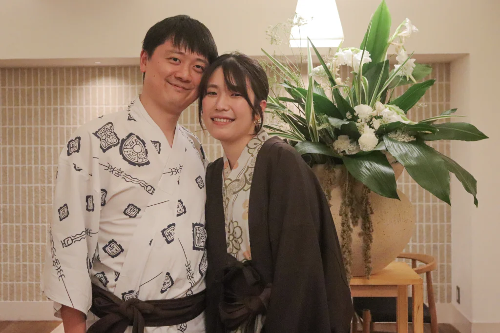 初めての城崎温泉旅行で泉翠に宿泊された、ゆかた姿のお二人